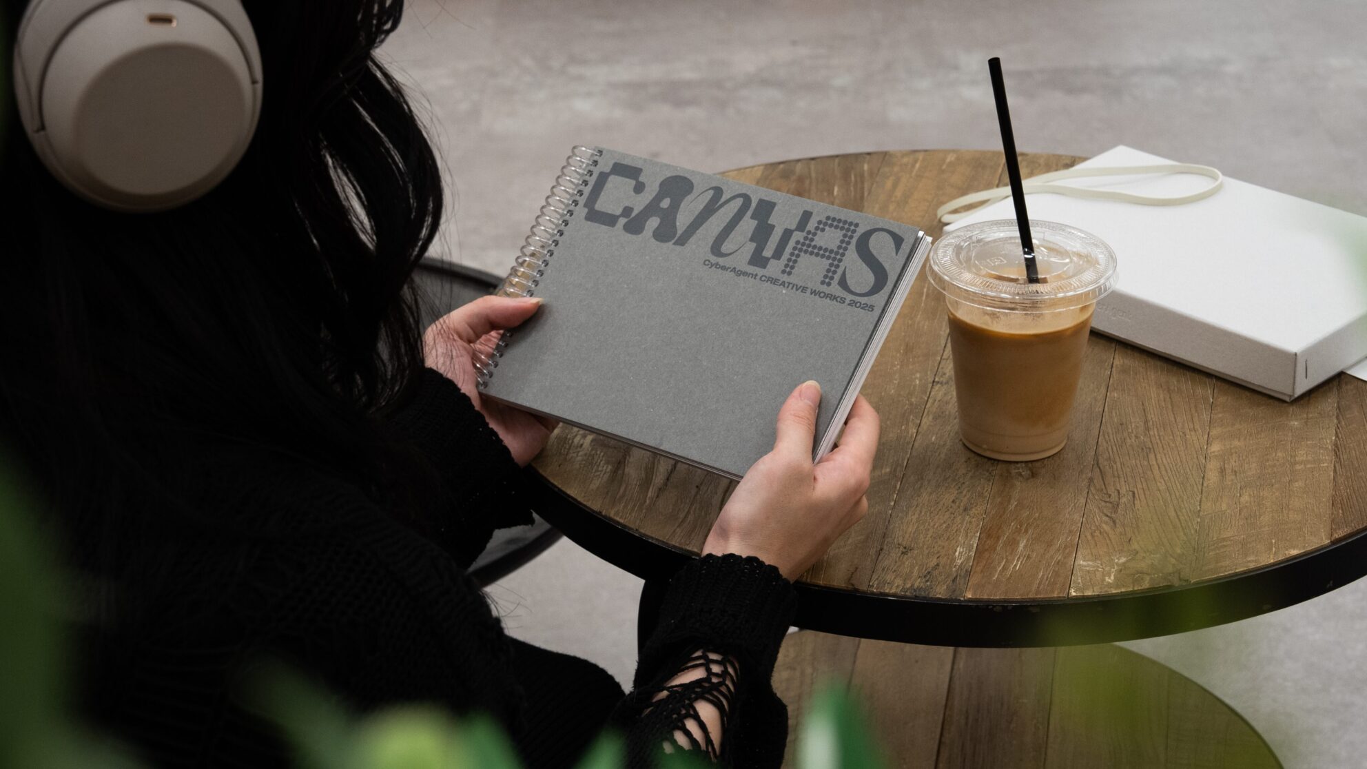 クリエイター採用冊子「CANVAS 2025」 / ロゴ・冊子カバーのデザイン